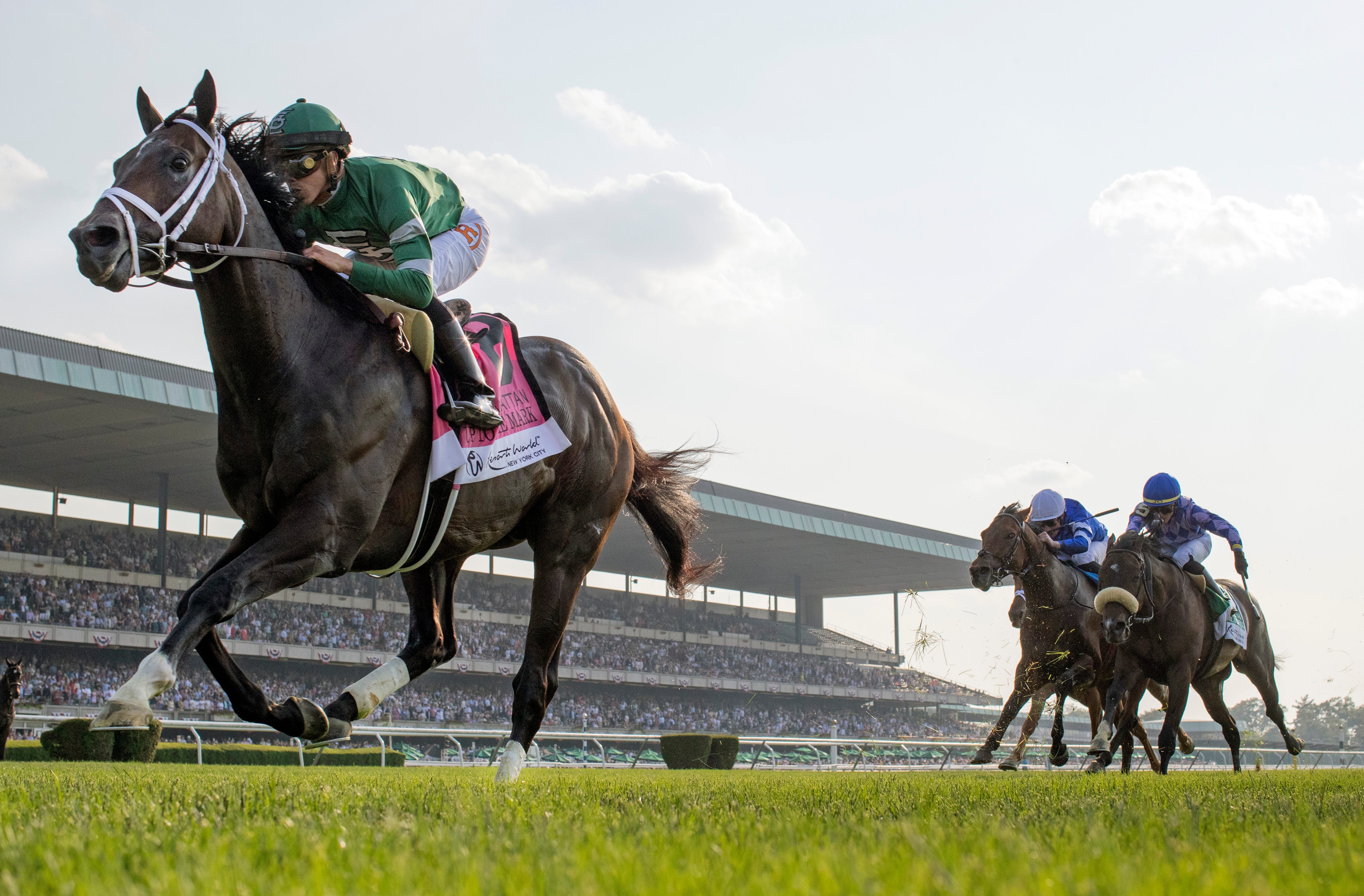 up-to-the-mark-draws-away-to-victory-in-manhattan-stakes